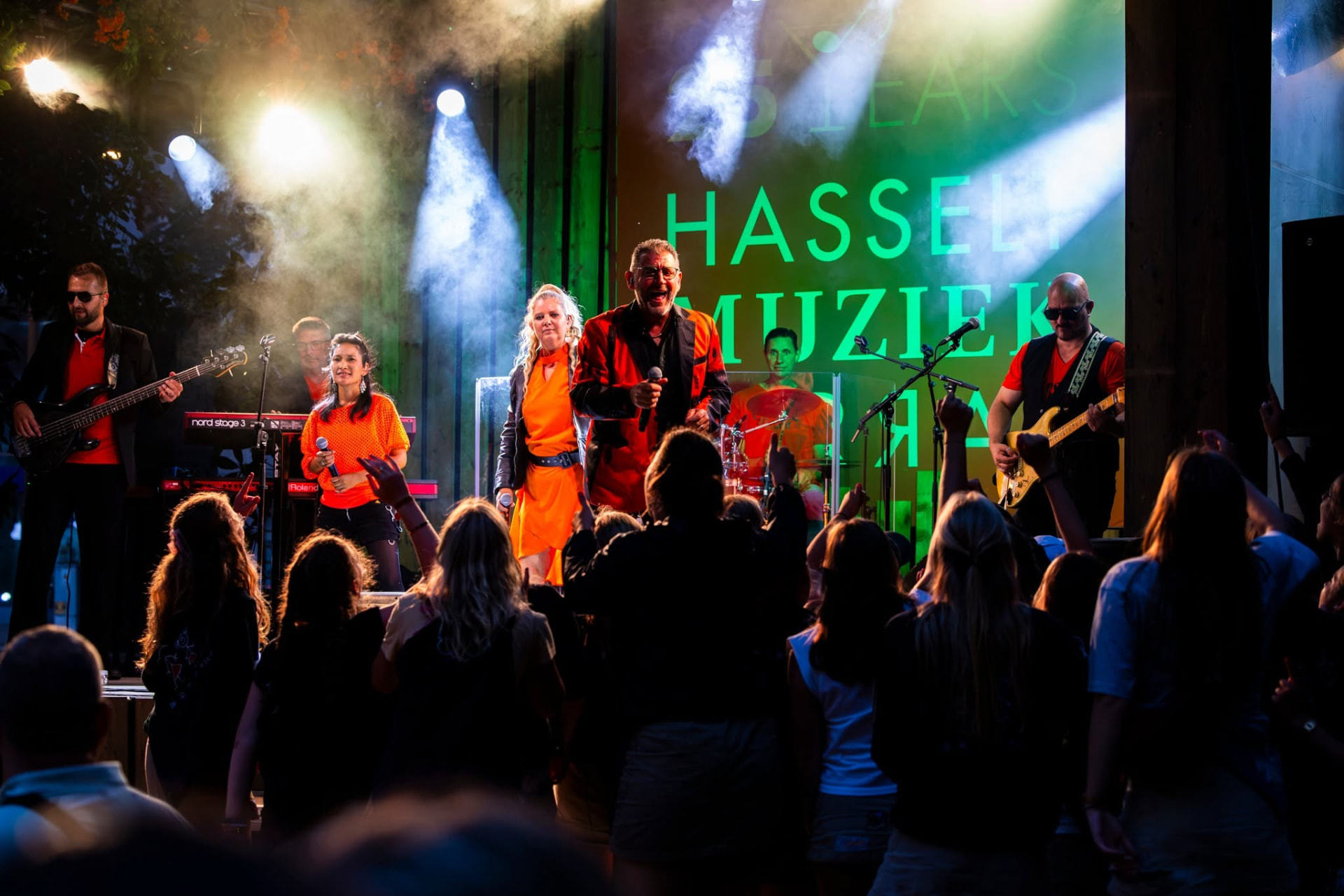 GrooveBand op het podium